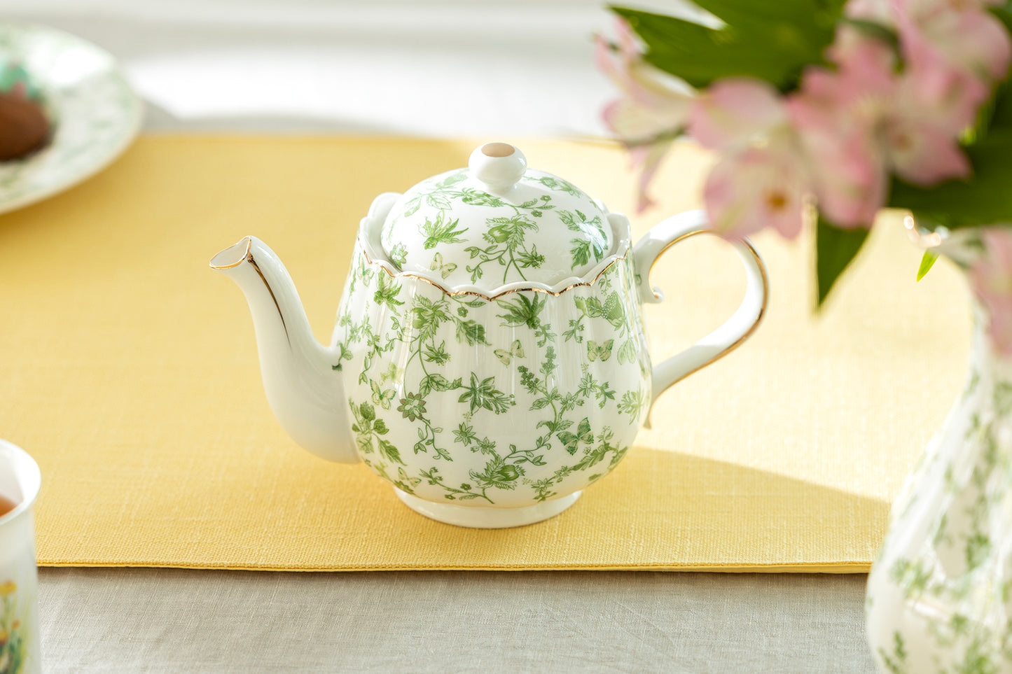 Greeny Garden Fine Porcelain Teapot