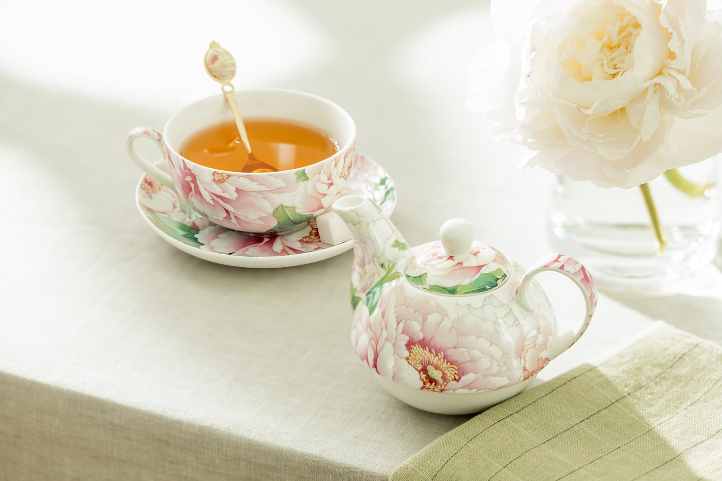 Empire Peony Fine Porcelain Tea For One Teapot Tea Cup Saucer