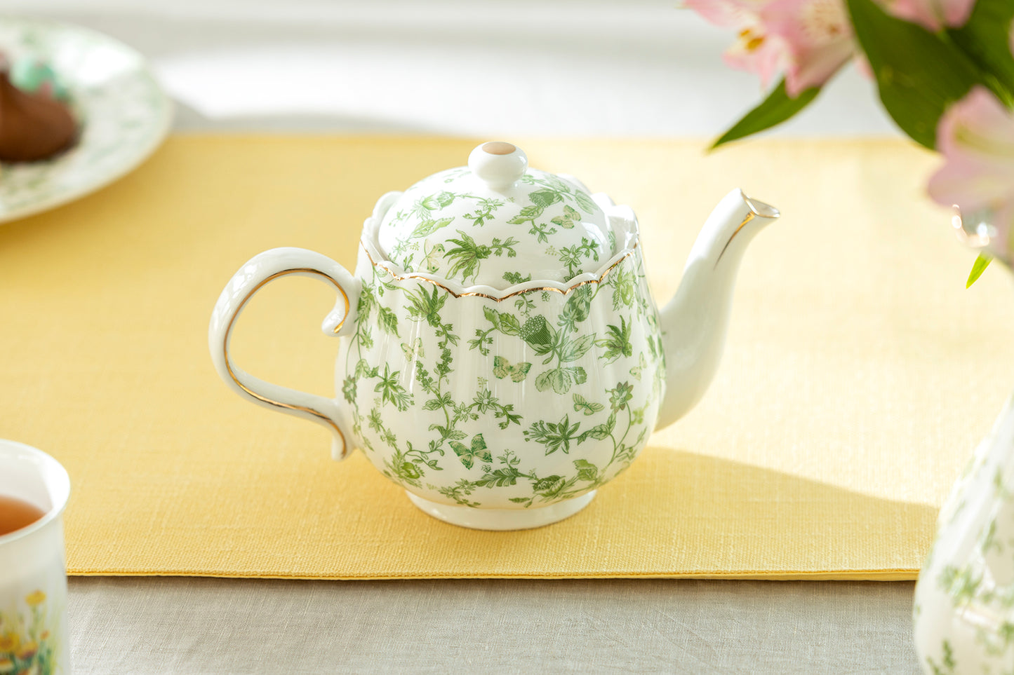 Greeny Garden Fine Porcelain Teapot