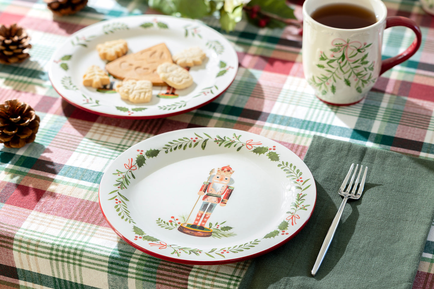 8.5" Holiday King Nutcracker Dessert/Salad Plate