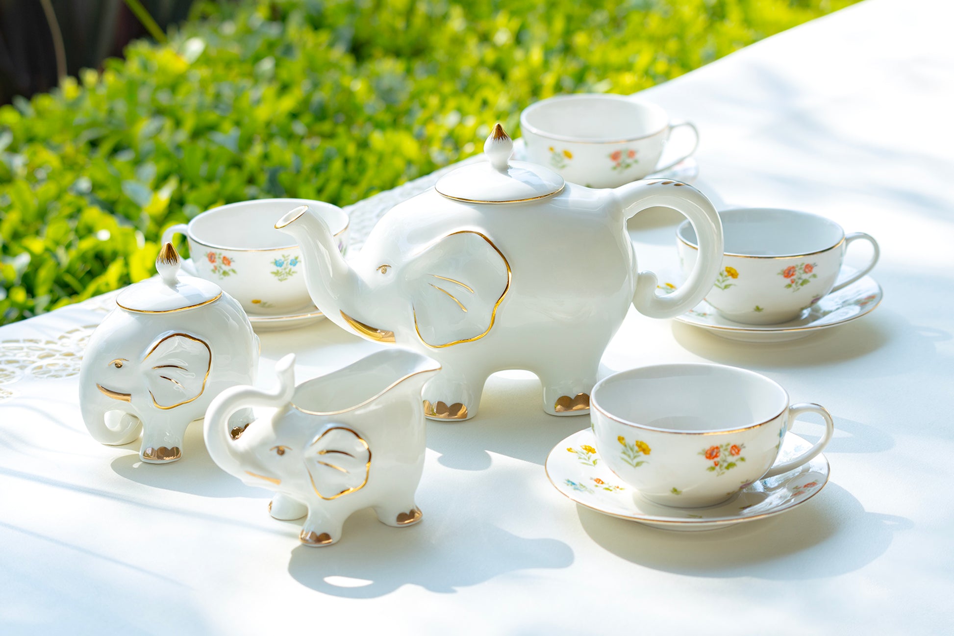 Ceramic with Teapot Porcelain Gold Coffee Cups Saucer - China Tea Set and  Ceramic price