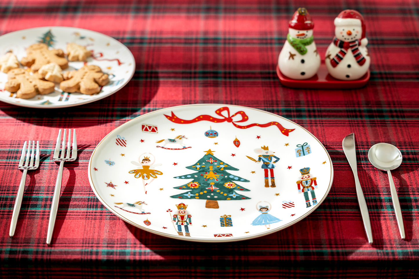 Grace Teaware Nutcracker Wonderland Fine Porcelain Dinner Plate