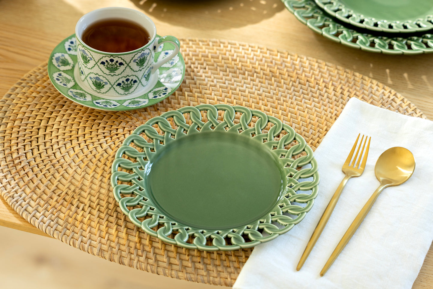 Green Heirloom Fine Porcelain 8.15" Dessert/11.15" Dinner Plate