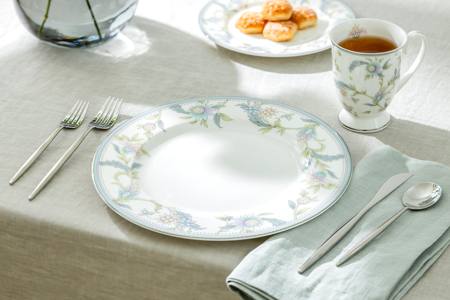 Lotus Garden Bone China Dessert / Dinner Plate