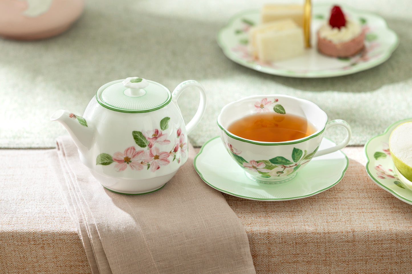 Apple Blossom Bone China Tea For One Set with Gift Box