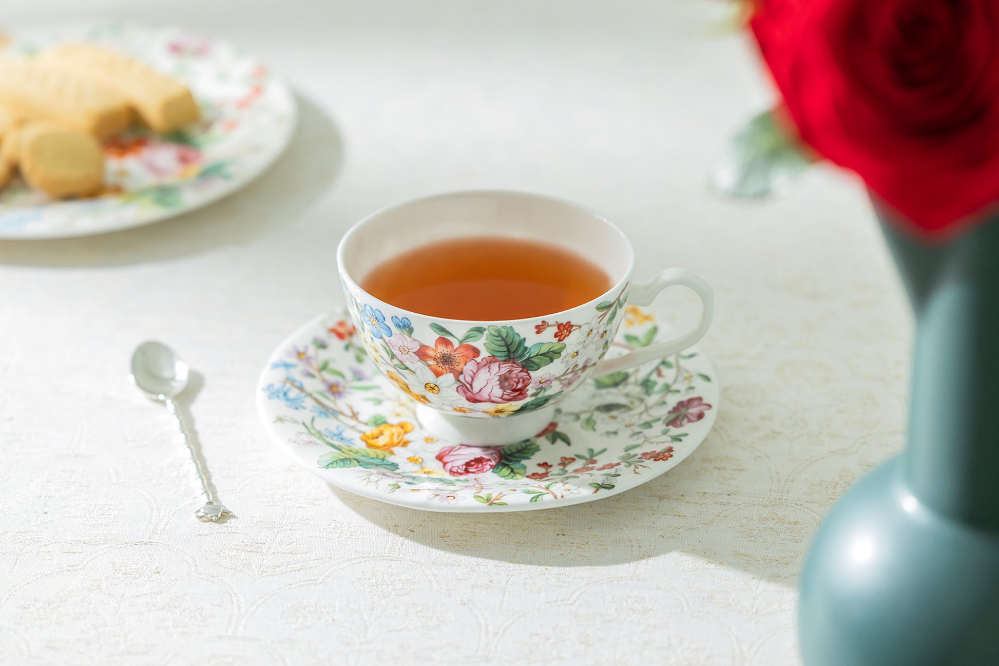 Gracie Bone China Lismore Rose Garden Bone China Tea Cup and Saucer Set