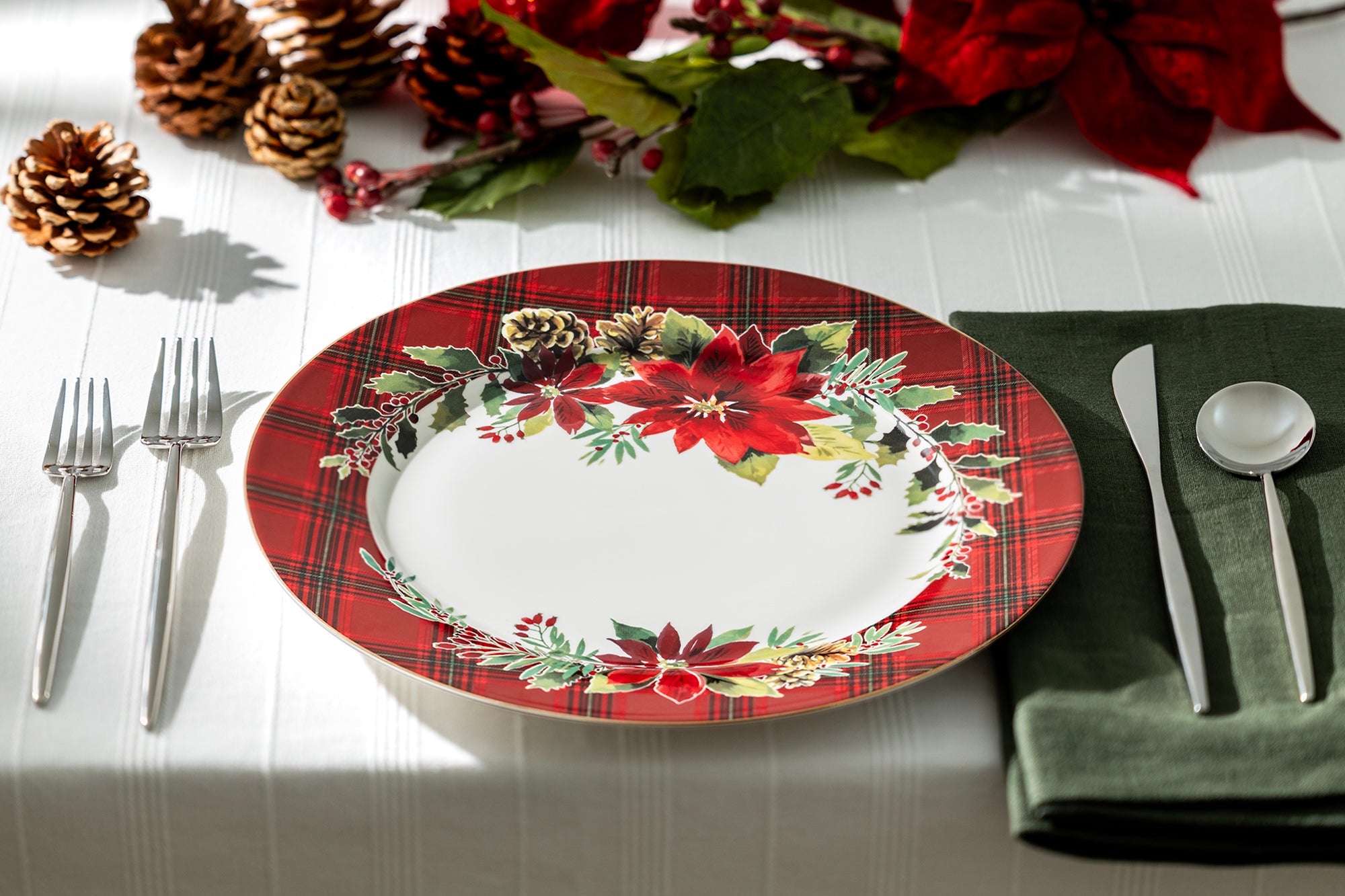 Grace Teaware Poinsettia Pine Cone Fine Porcelain Dessert Dinner Plate Gracie China Shop