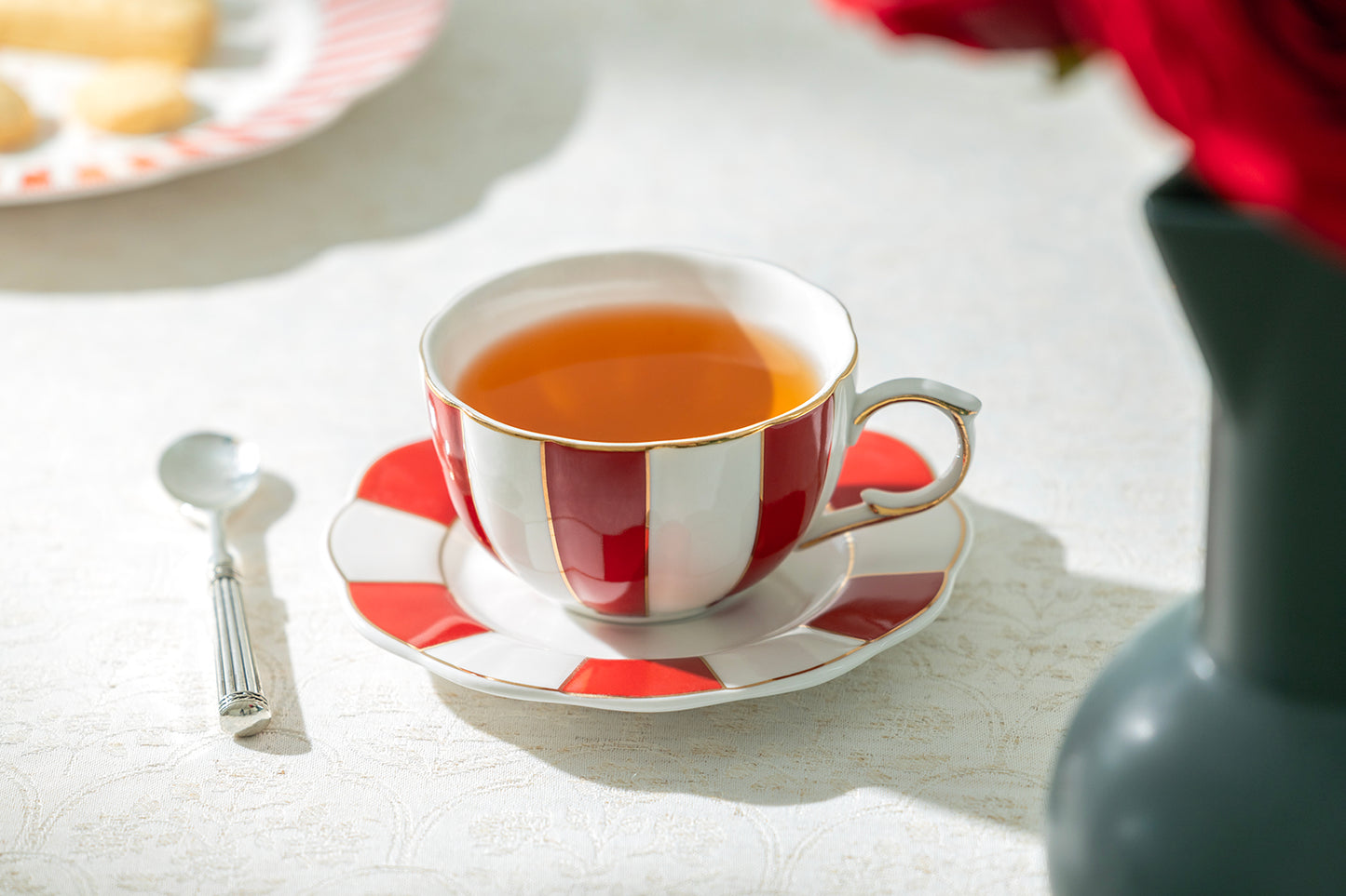 Grace Teaware Red and White Scallop Fine Porcelain Tea Cup and Saucer