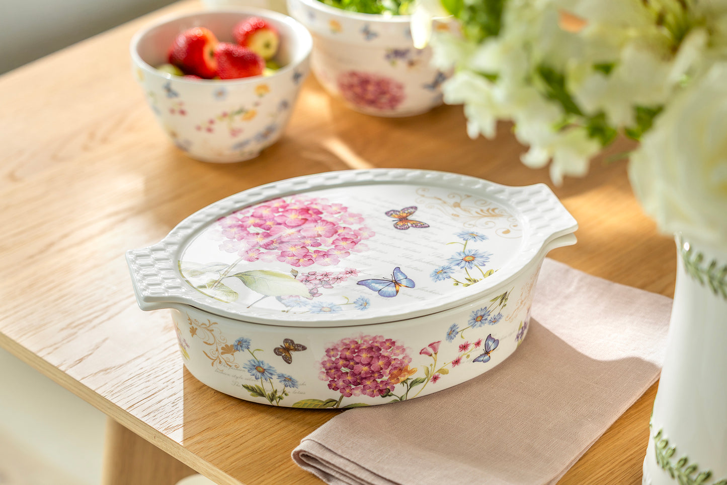 Hydrangea with Butterflies 1.4 qt. Oval Casserole