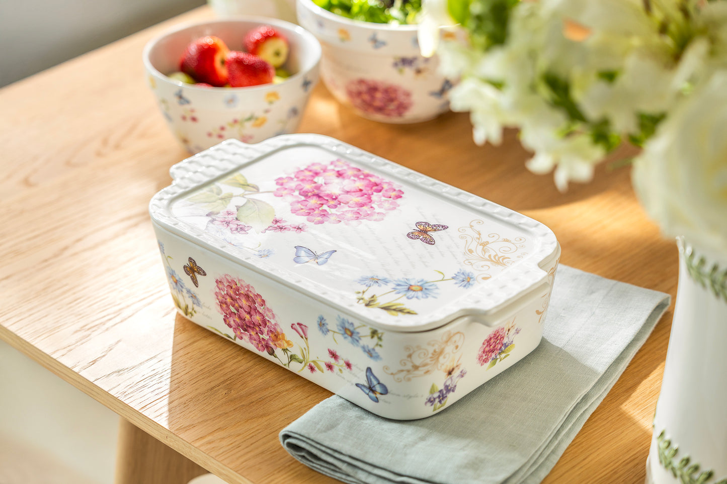 Hydrangea with Butterflies 2 qt. Rectangular Casserole