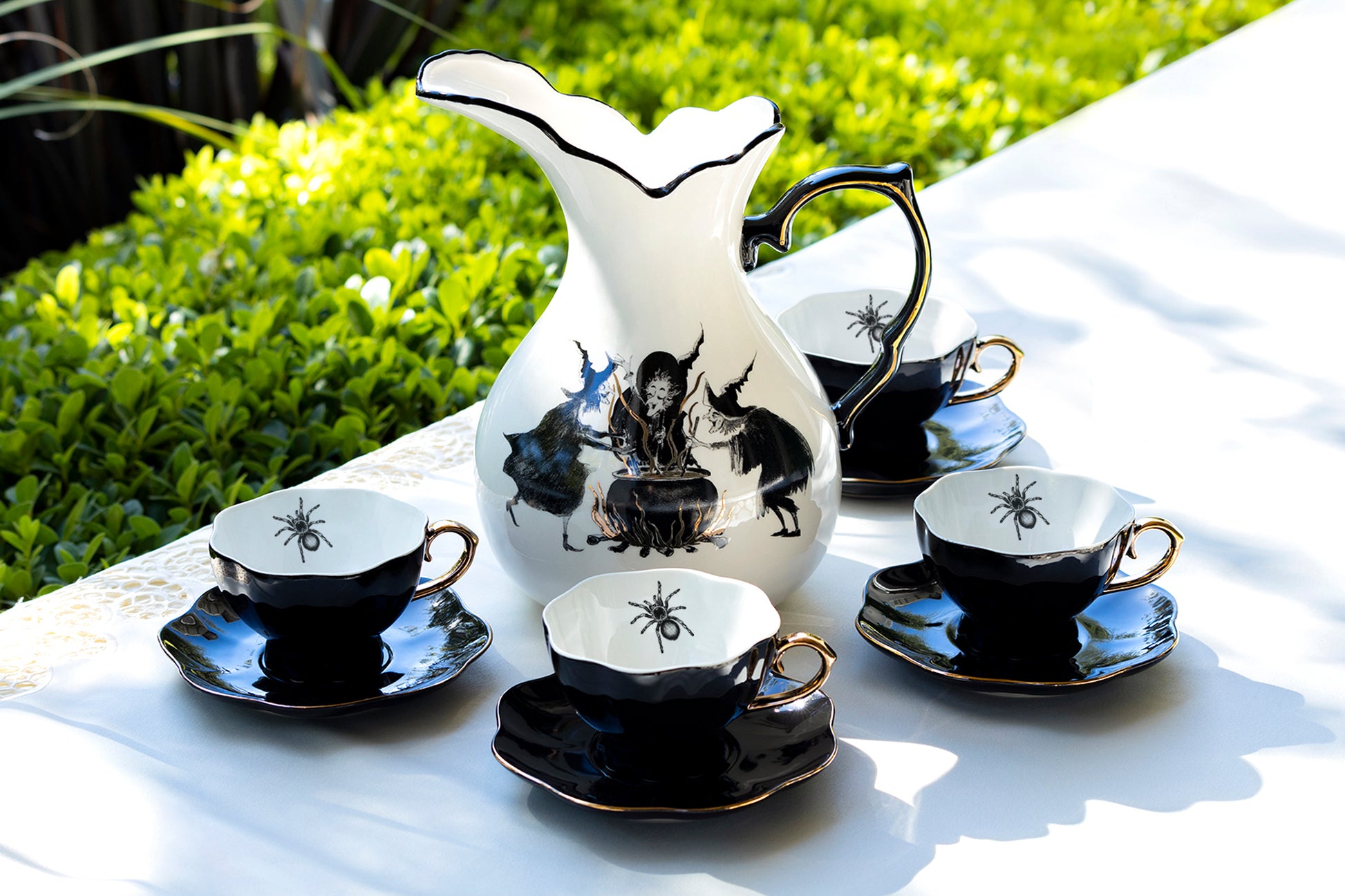 Potter's Studio Witches Brew Pitcher + Grace Teaware 4 Spider Halloween Tea Cup and Saucer Sets