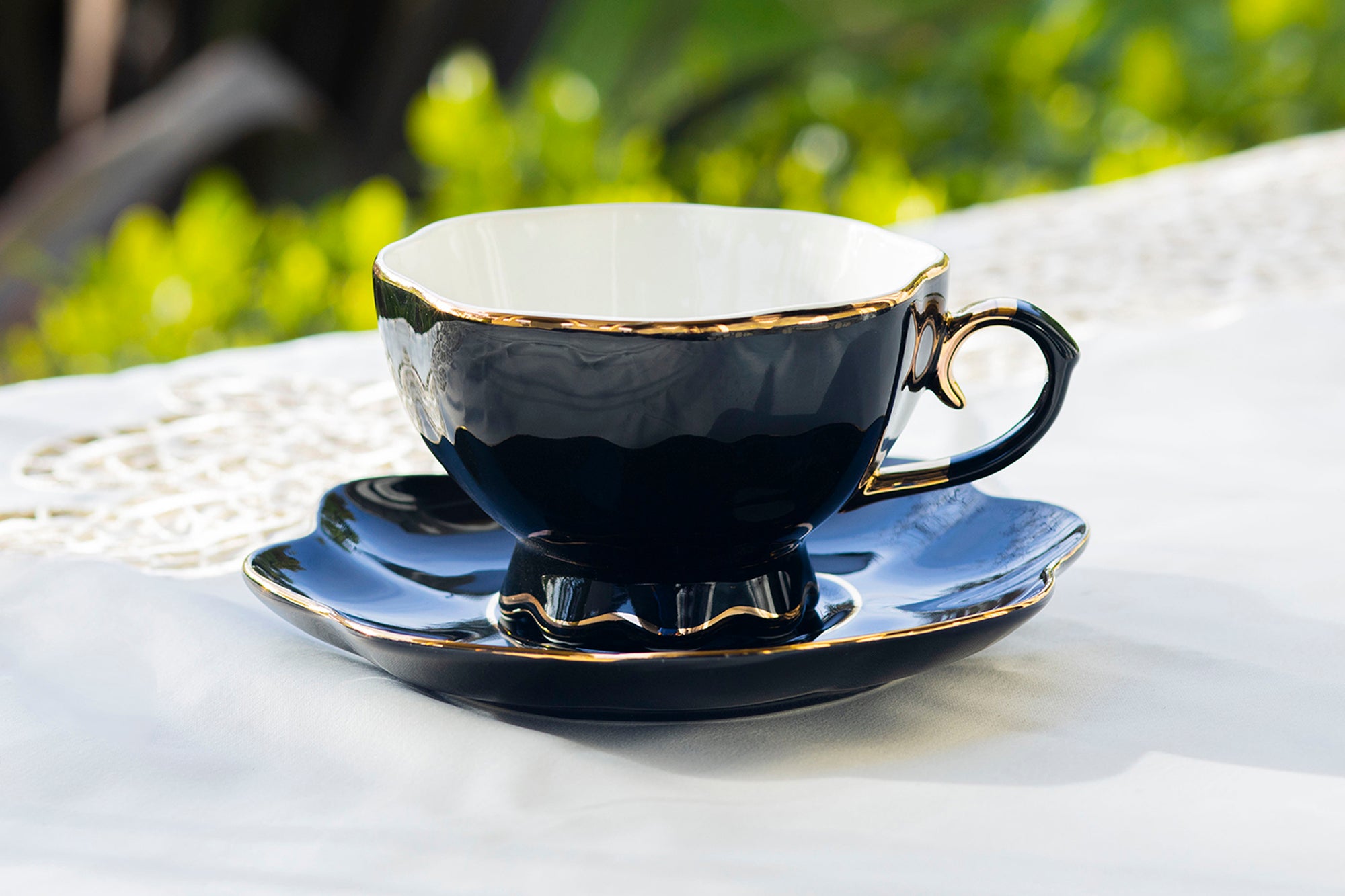 Grace Teaware Black Gold Scallop Teapot + Raven Tea Cup and Saucer Sets –  GracieChinaShop