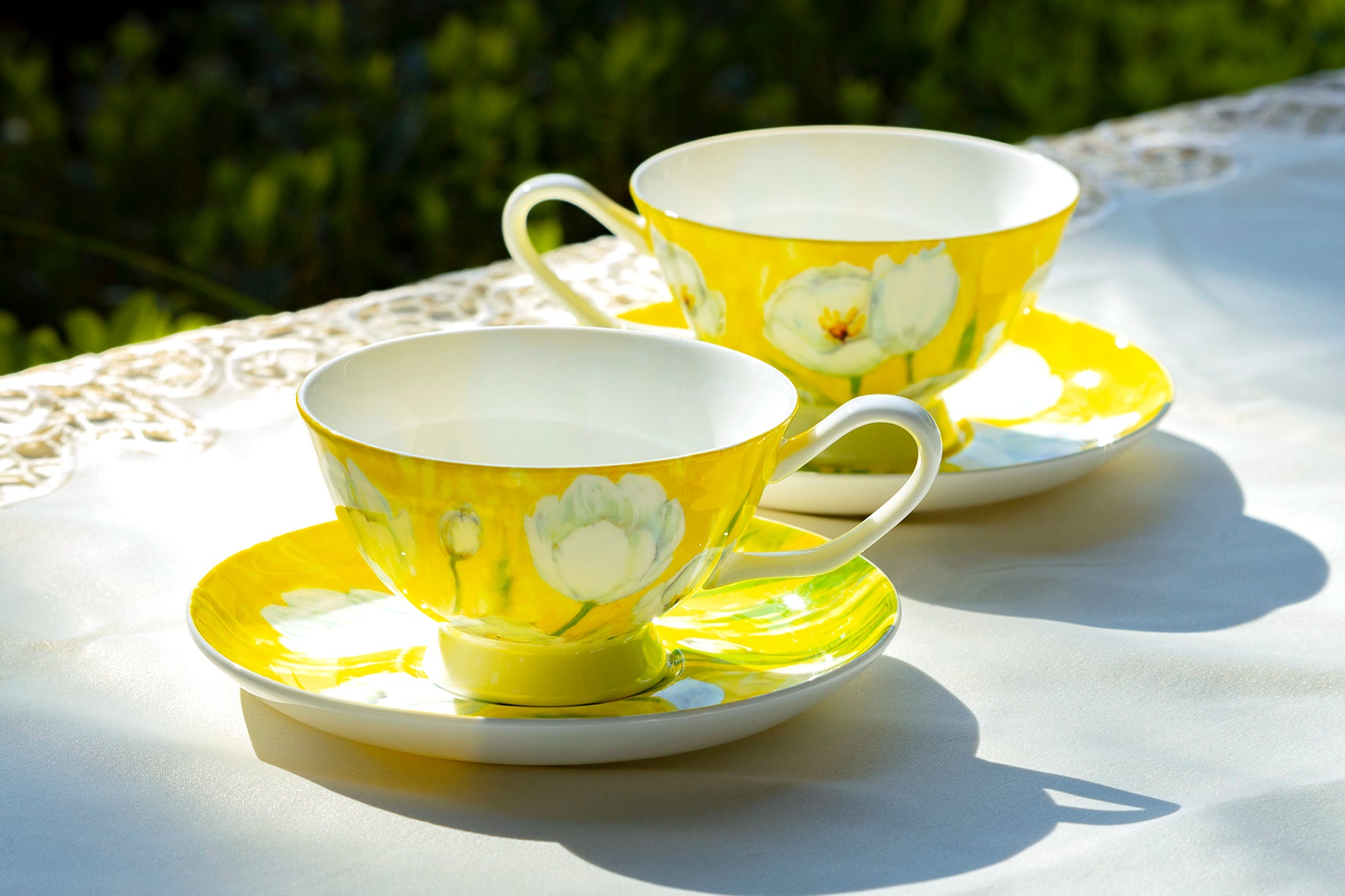 Tulip yellow tea cup sets