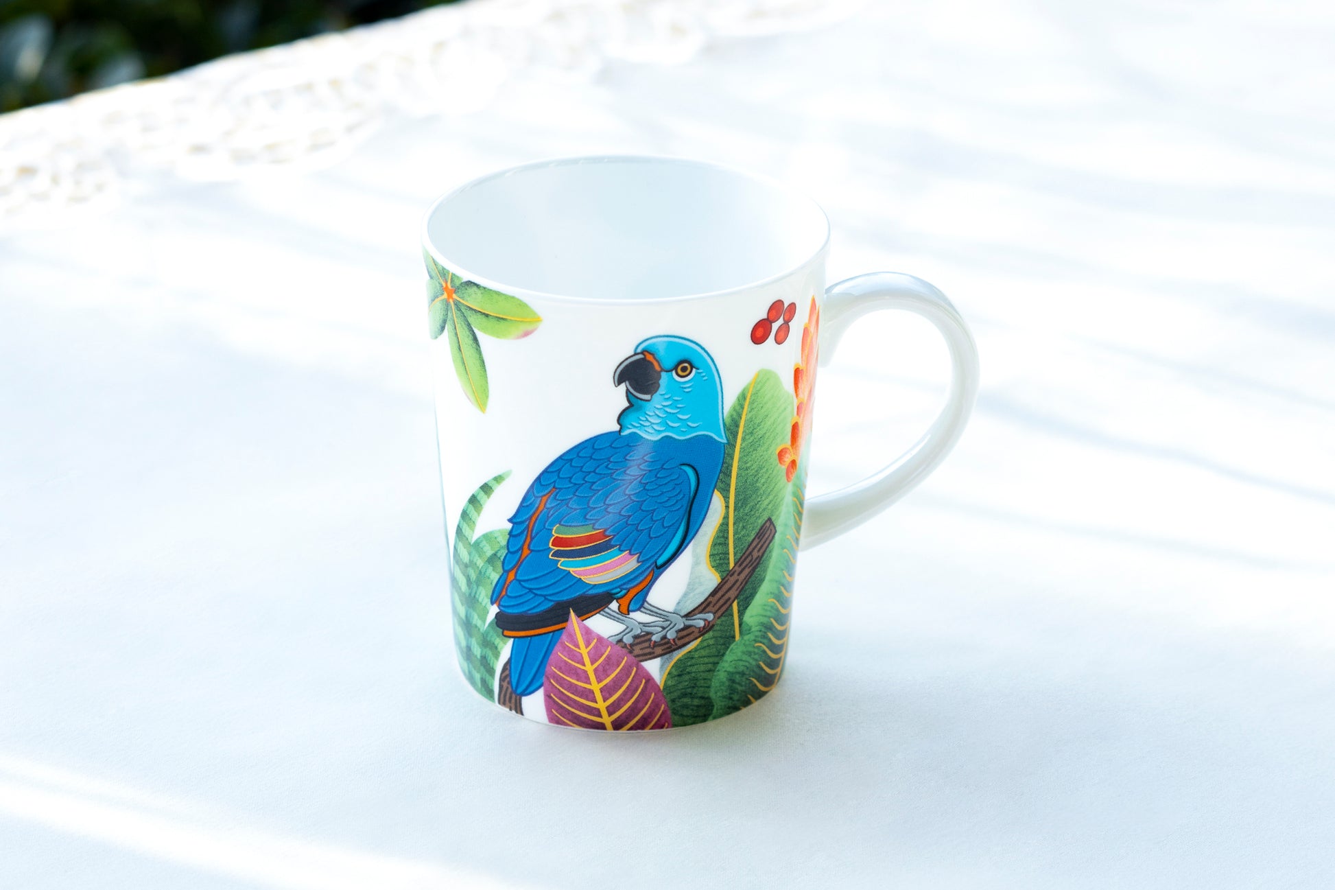 blue parrot tea coffee mug